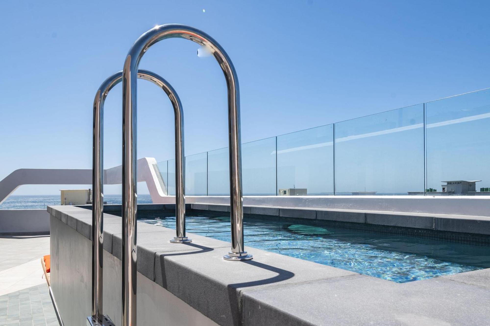 Apartment Modern At Eighty2 On M Sea Point