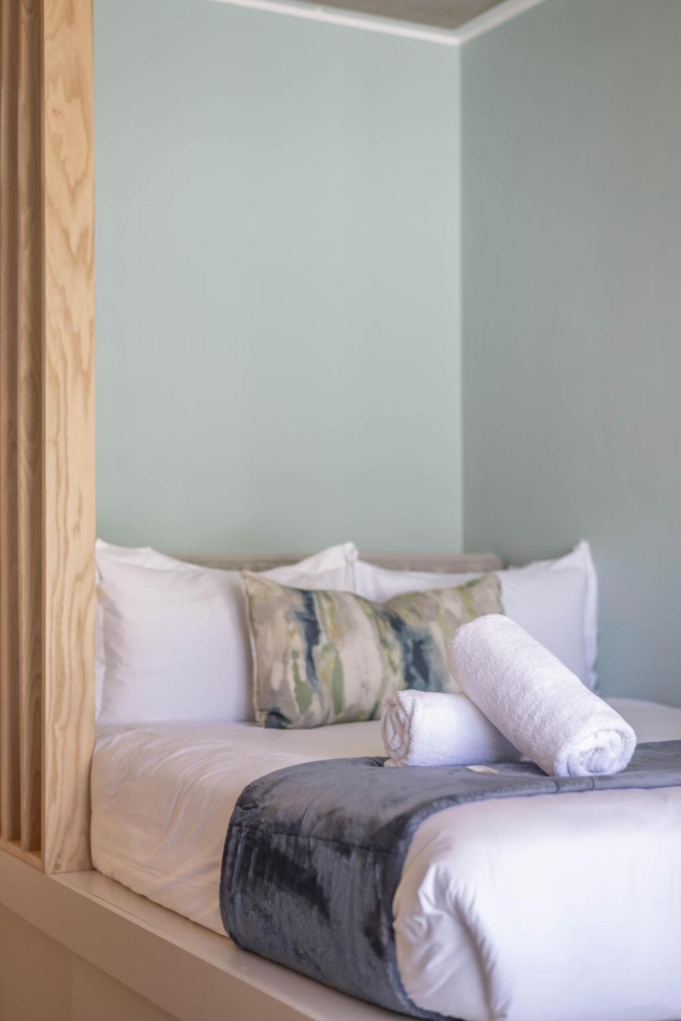 Modern At Eighty2 On M Sea Point *