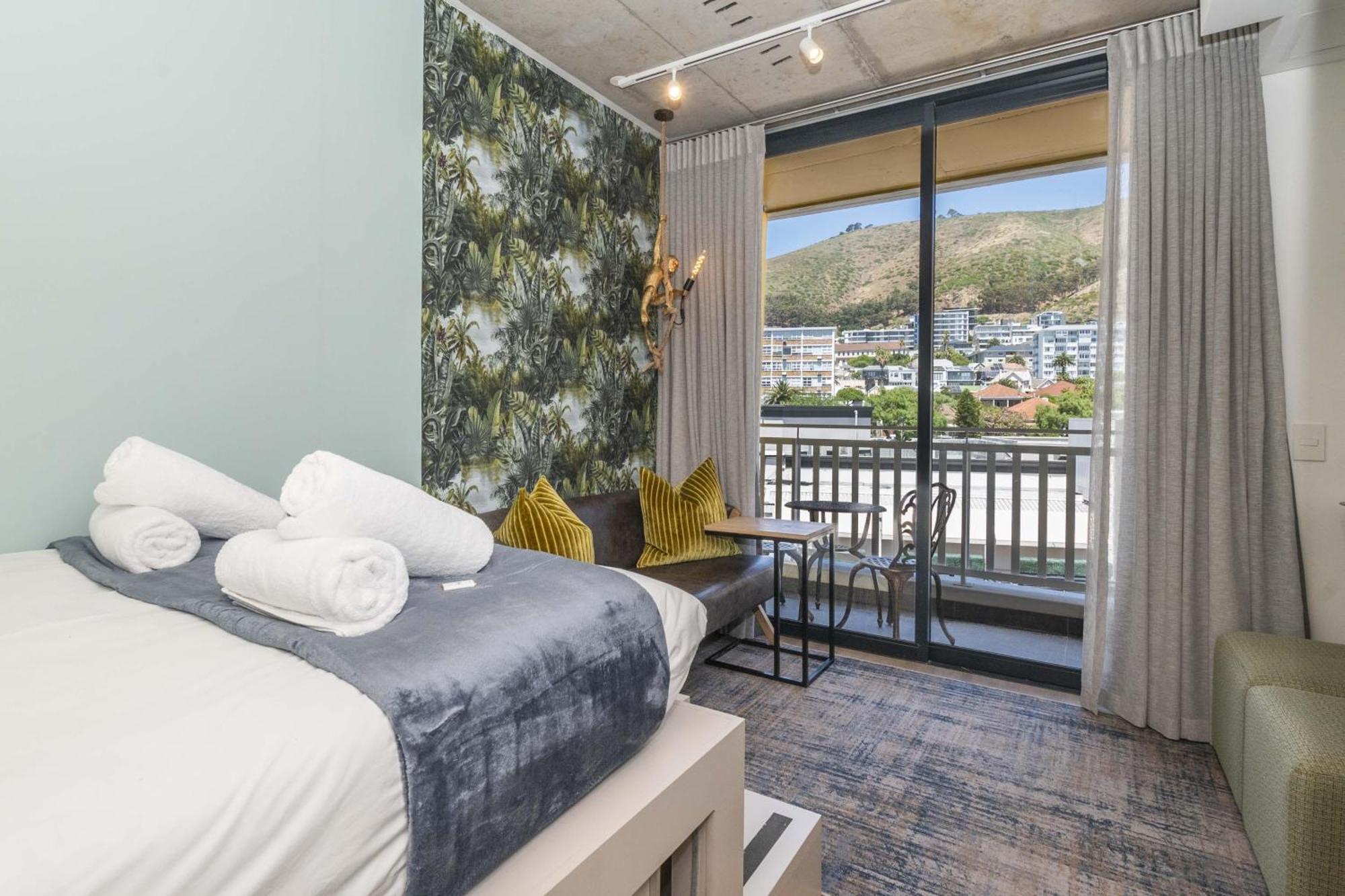 Modern At Eighty2 On M Sea Point * Cape Town