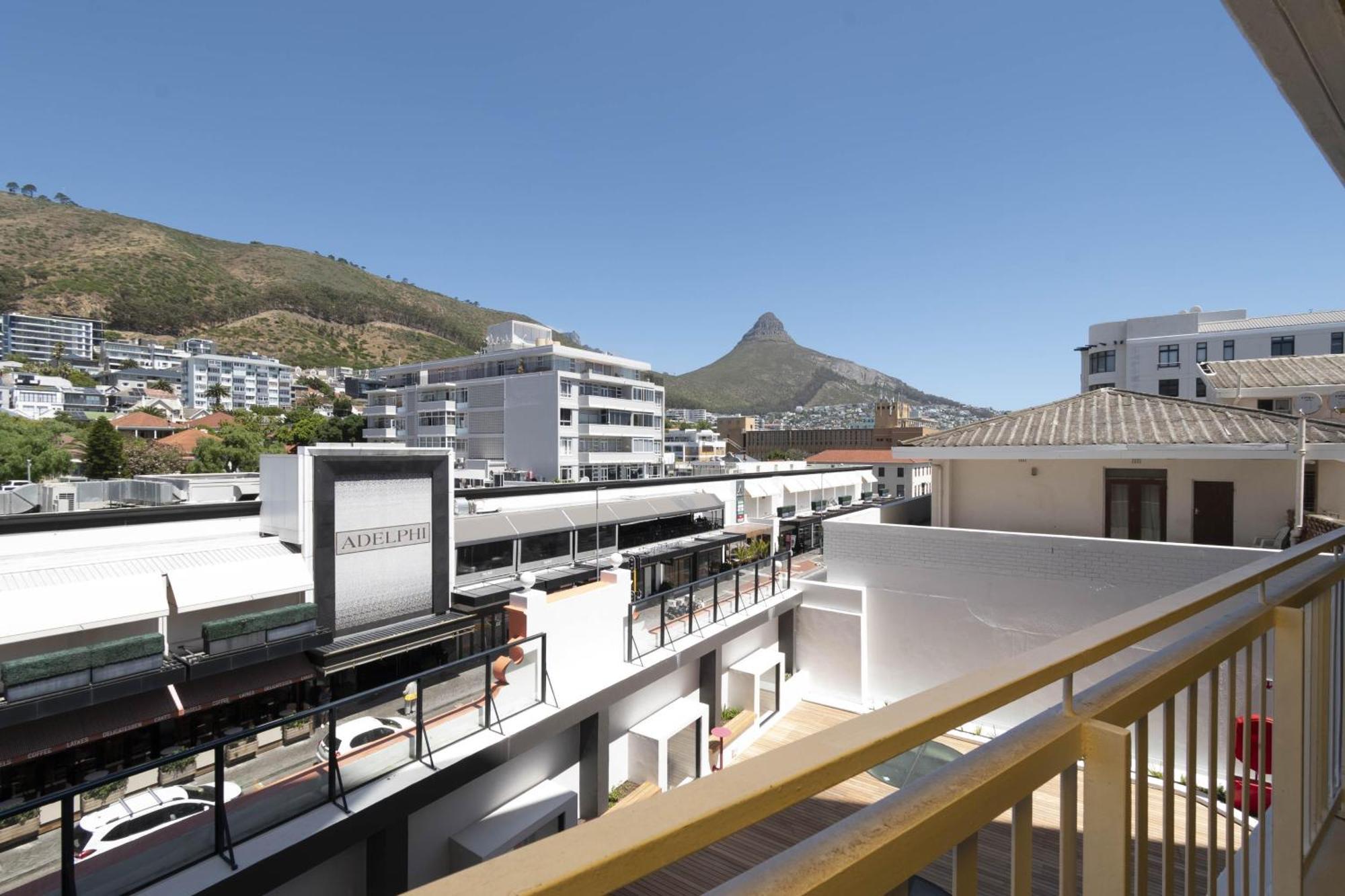 Modern At Eighty2 On M Sea Point Apartment *
