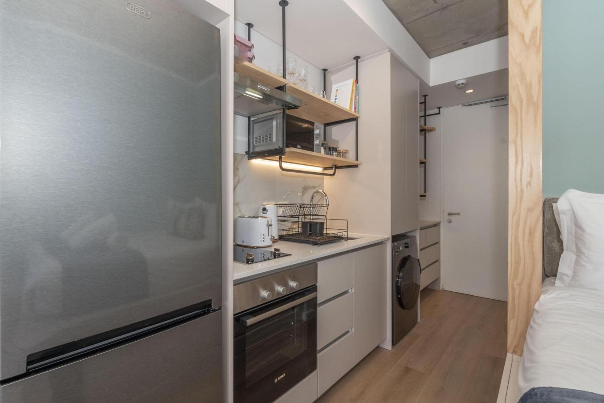 Modern At Eighty2 On M Sea Point Apartment *